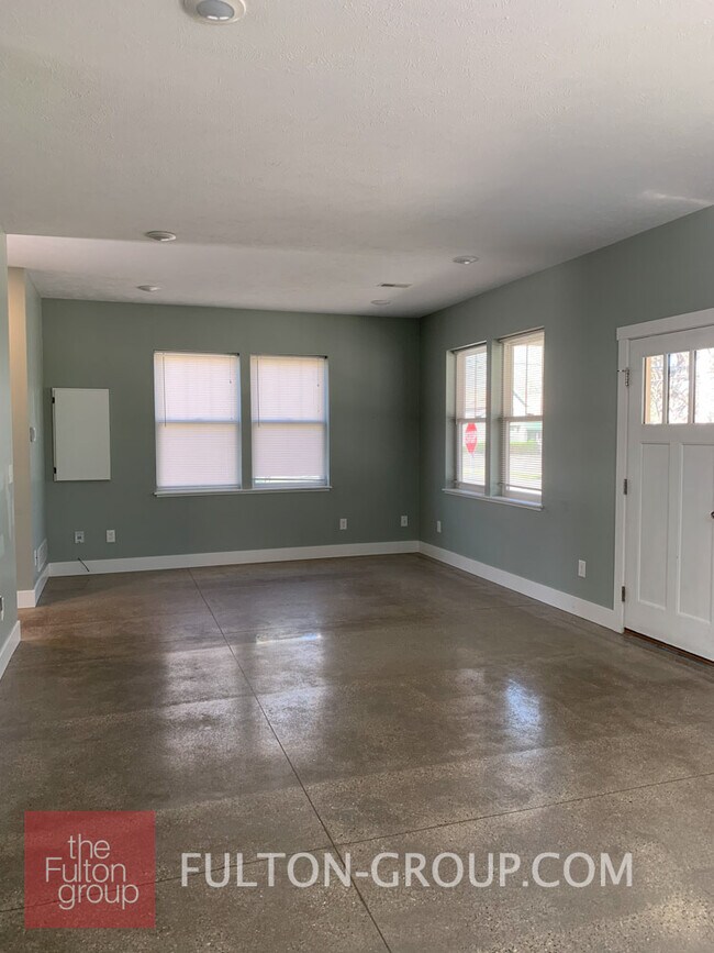 Building Photo - 800 Fulton St E