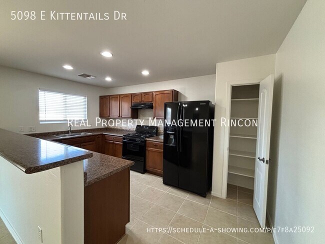 Building Photo - 5098 E Kittentails Dr