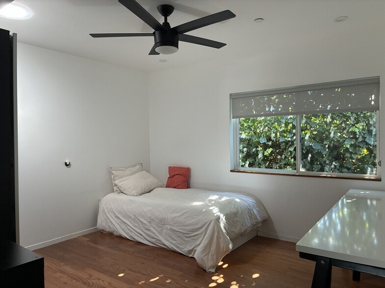 Building Photo - 3447 Community Ave