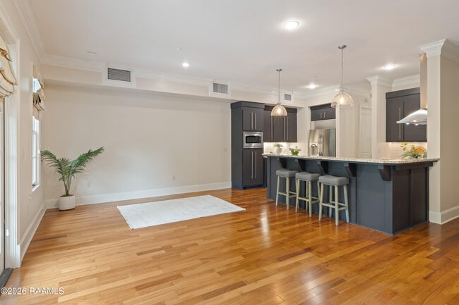 Building Photo - 605 Silverstone Rd