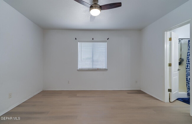 Building Photo - 11833 Imperial Gem Ave