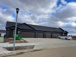 Building Photo - 2506 Landmark Dr