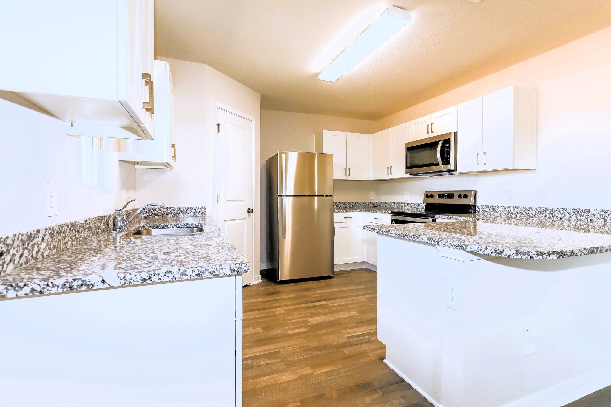 Building Photo - 14211 Green Wing Cir