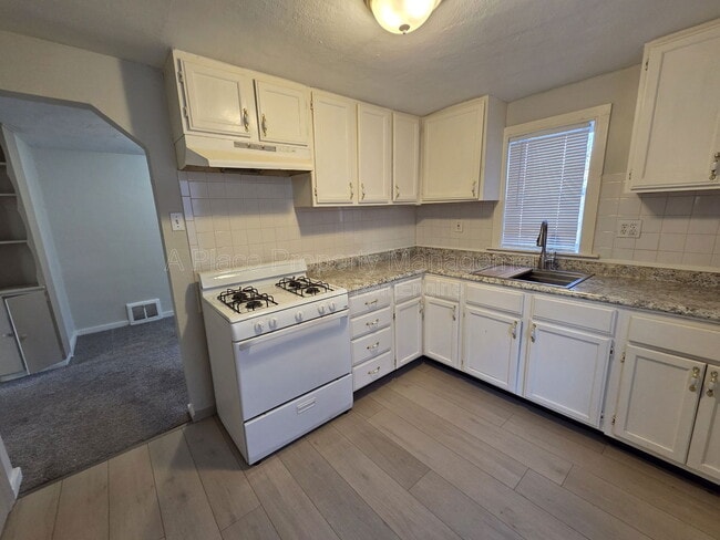 Building Photo - 338 La Motte Ln