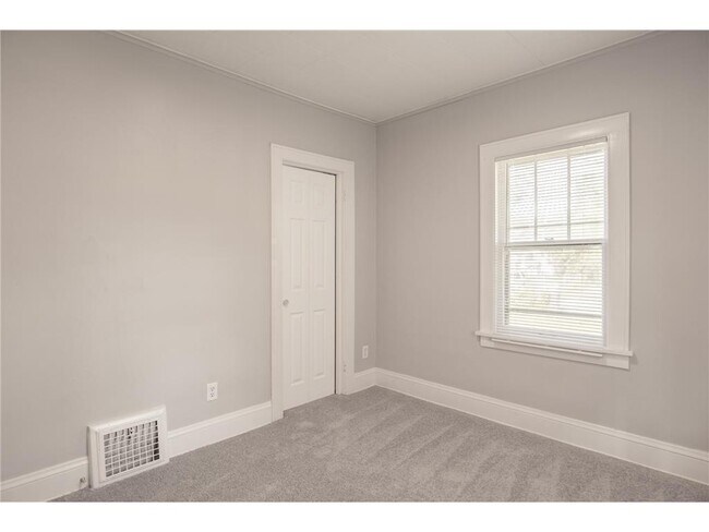 Building Photo - 4020 Emerson Ave N