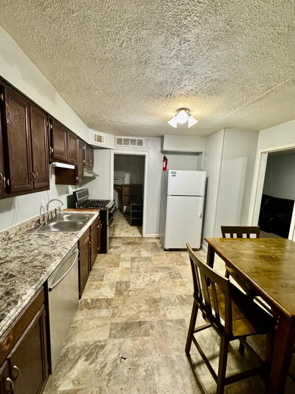 Building Photo - 105 Buckeye Cir
