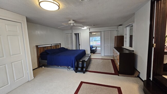 Building Photo - 2216 Dean Dr