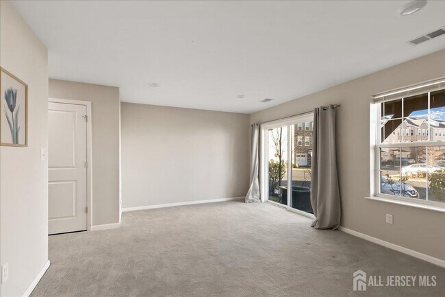 Building Photo - 905 Chalmers Ln