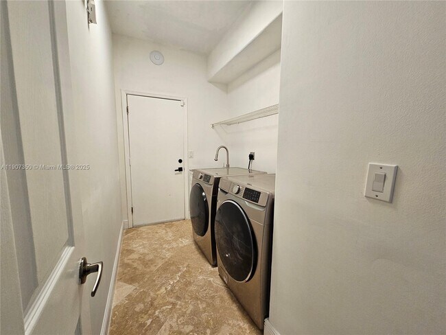 Building Photo - 17468 SW 36th St