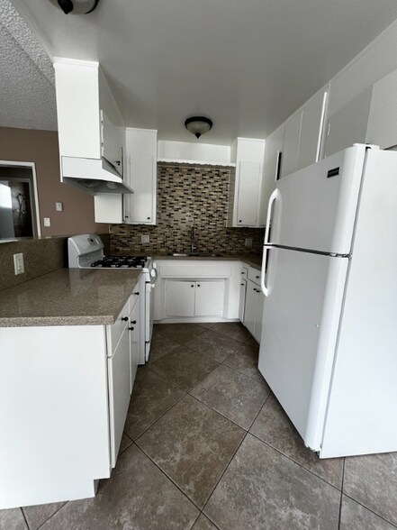 Building Photo - 5323 Ruby St