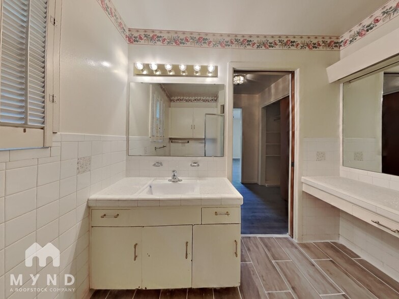 Building Photo - 7527 Quail Run Dr