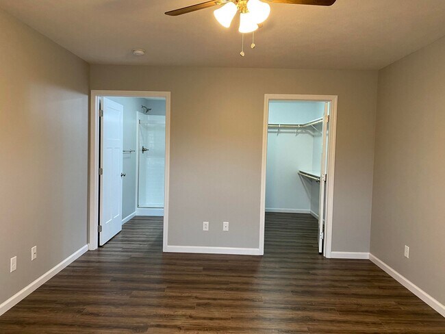 Building Photo - 1921 Grandioso Dr