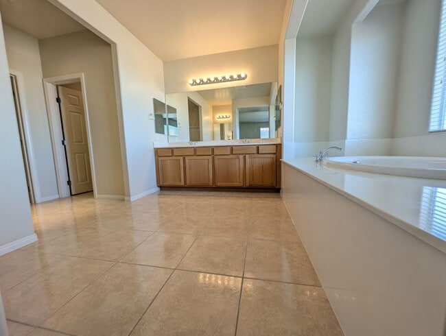 Building Photo - 62 Augusta Course Ave