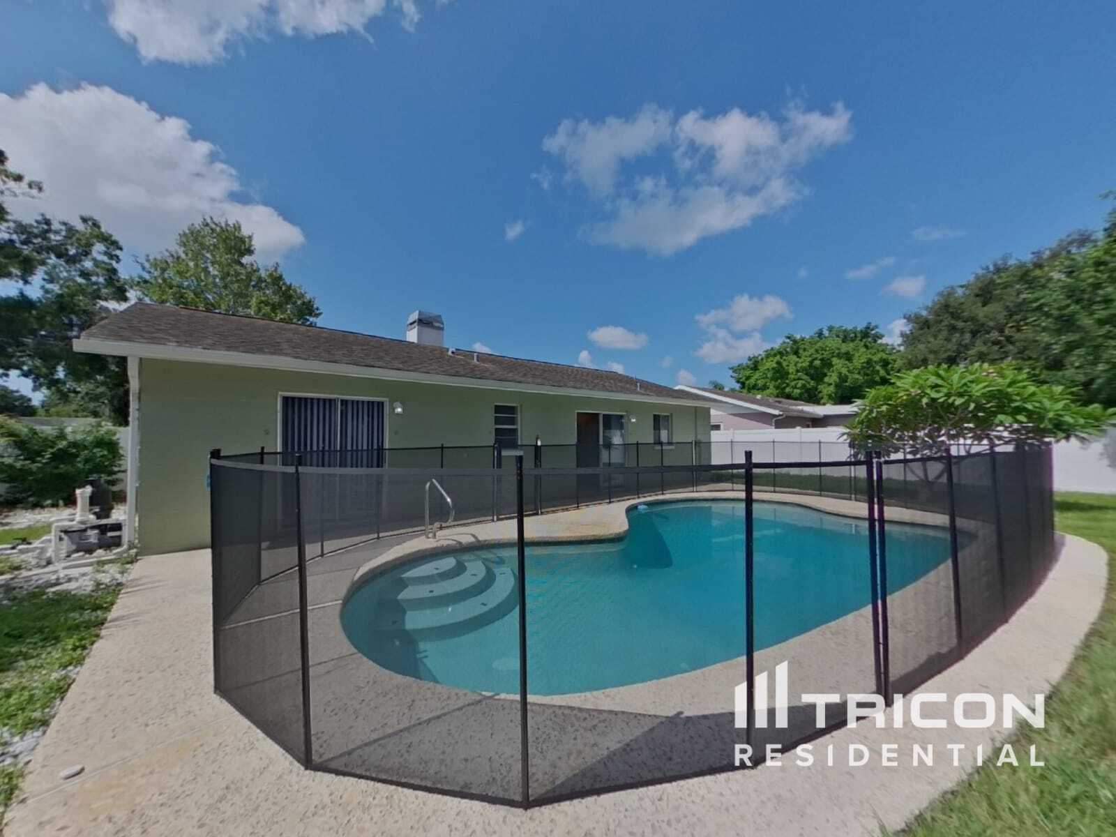 Building Photo - 8001 CottonWoode Dr