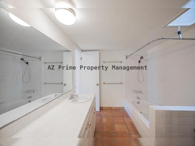 Building Photo - 5354 N 3rd Ave