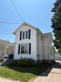 Building Photo - Bret's Southpark Residence