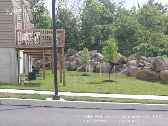 Building Photo - 2 Bedroom 2.5 Bathroom Townhome in Elizabe...