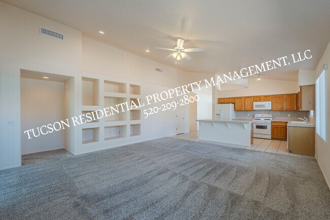 Building Photo - 11174 N Sand Pointe Dr