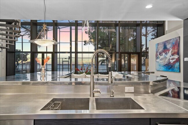 Building Photo - 3824 Gaines Dr