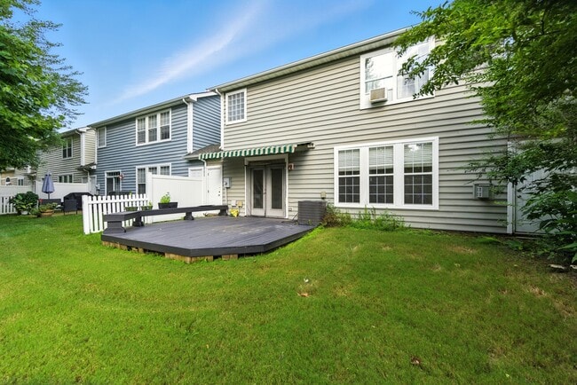 Building Photo - 3018 Silver Charm Cir