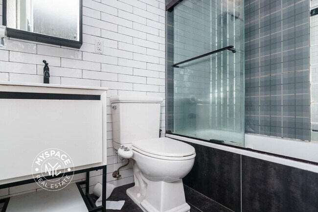 Building Photo - 60-80-80 Myrtle Ave