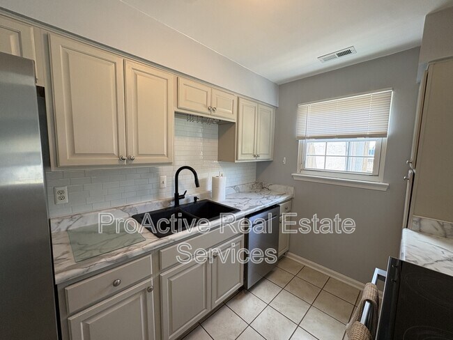 Building Photo - 1501 Antler Cir