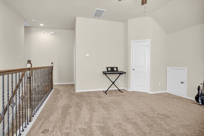 Building Photo - 28100 Rocky Heights Dr