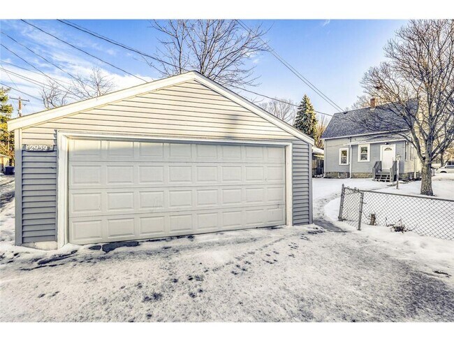 Building Photo - 2939 Russell Ave N