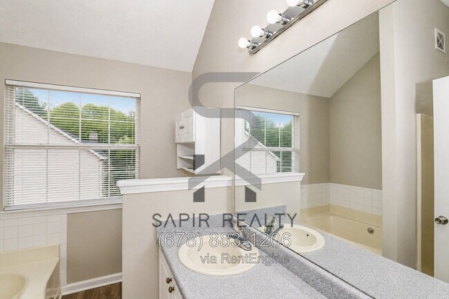 Building Photo - 3073 River Oak Rd