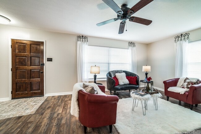 Building Photo - 326 E Rampart Dr