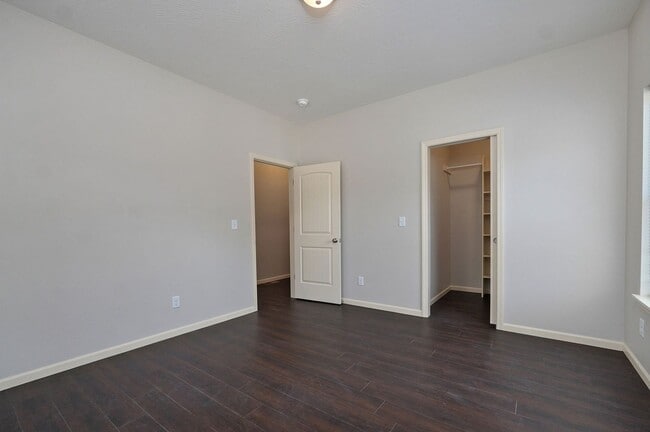 Building Photo - 509 E Madison St