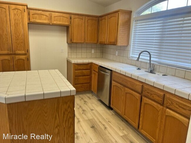 Building Photo - 3 br, 2 bath House - 52 Makeena Drive