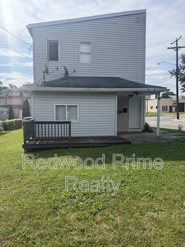 Building Photo - 901 N 4th Ave