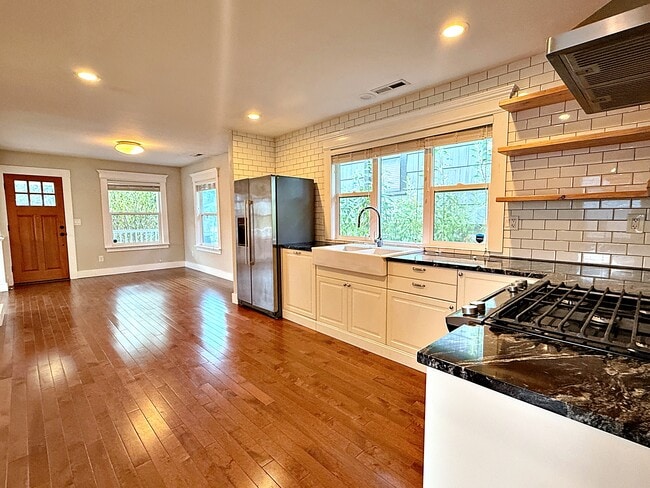 Building Photo - 3628 SE 49th Ave