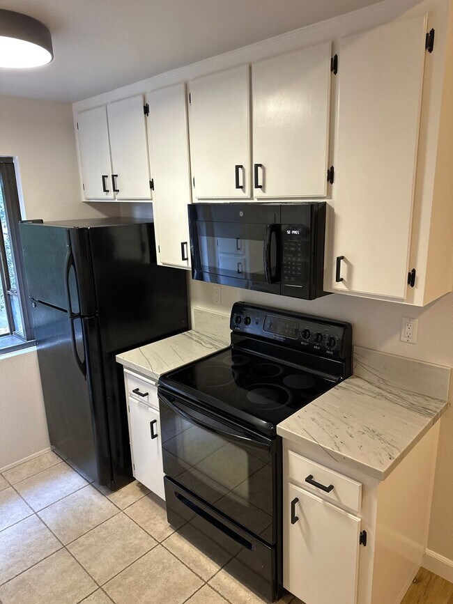 Building Photo - 3935 32nd St