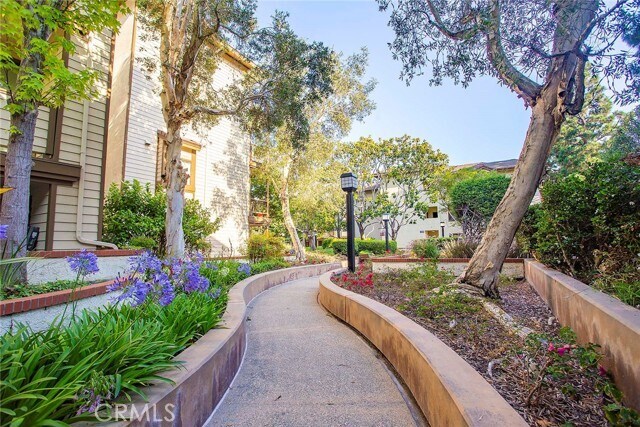 Building Photo - 2563 Plaza del Amo Plz