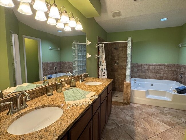 Building Photo - 4750 Hamlets Grv Dr