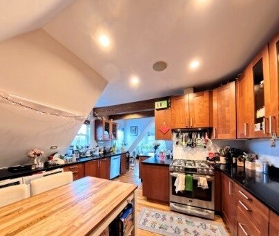 Building Photo - 181 Davis Ave