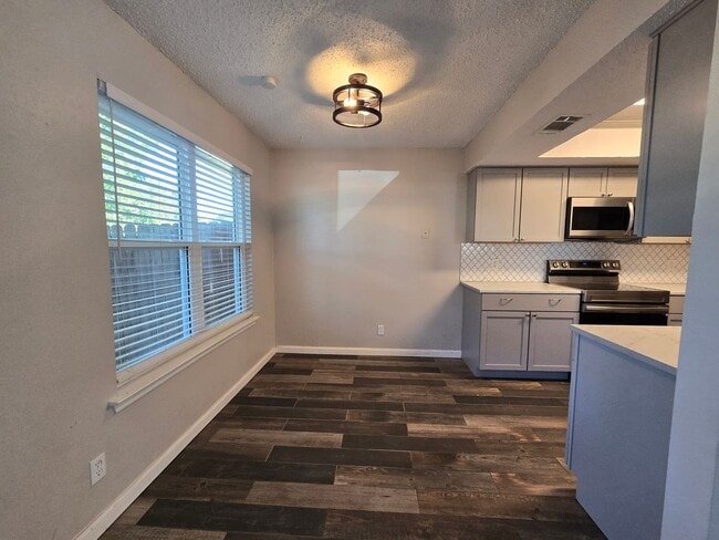 Building Photo - 8810 Springmail Cir