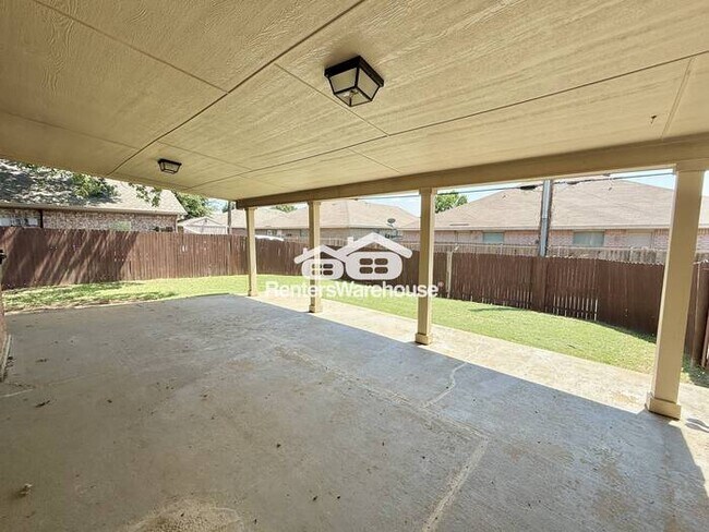Building Photo - Beautiful Two-Story Home with Space, Comfo...