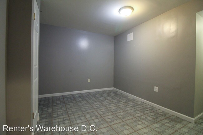 Building Photo - 5 br, 3.5 bath House - 13705 Hobart Dr