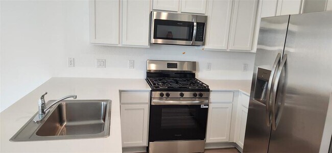 Building Photo - 26827 Inkberry Holly Ln