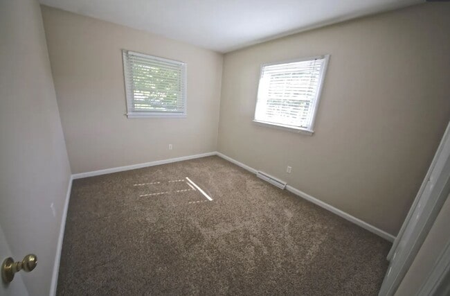Building Photo - 5675 S Fairfax Rd