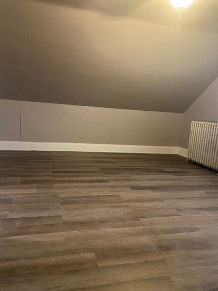 bedroom - 6740 Montgomery Rd
