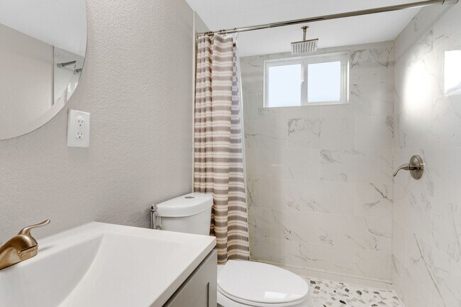 Building Photo - 3919 Tennyson Ave