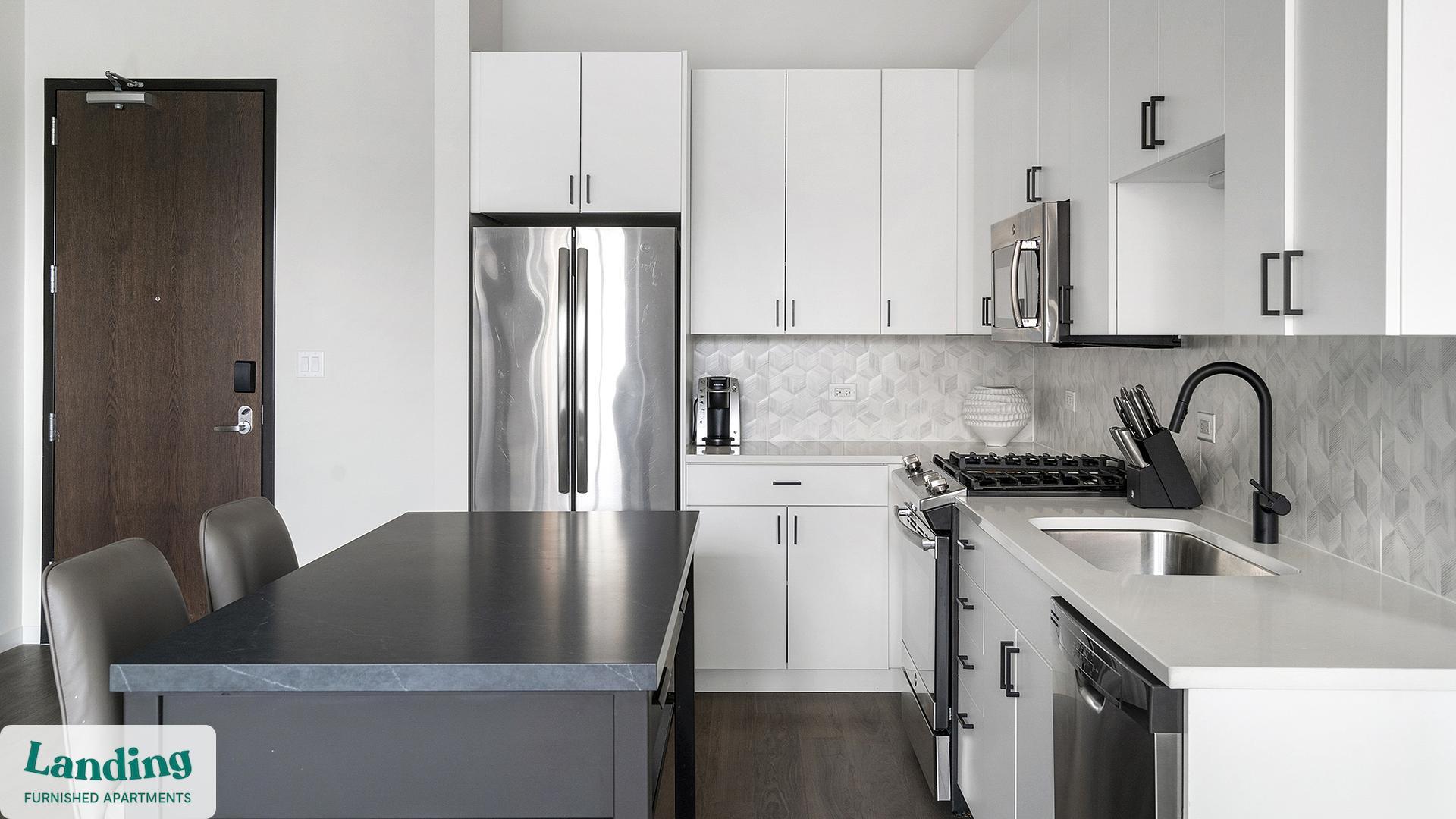 Building Photo - 2480-2522-2522 N Milwaukee Ave