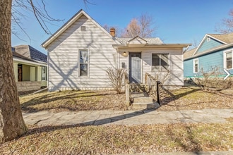 Building Photo - 328 S Fairview St