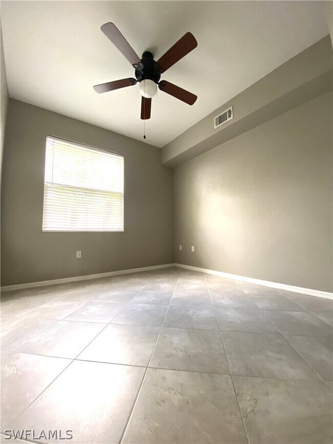 Building Photo - 354 Dover Pl