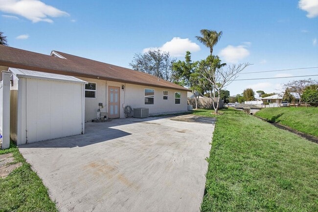 Building Photo - 6223 Kendrick St