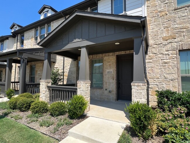 Building Photo - North Richland Hills Townhome for Rent "MO...